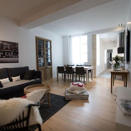 L'Appartement : Location Les Merciers. ラ・ロシェル エクステリア 写真
